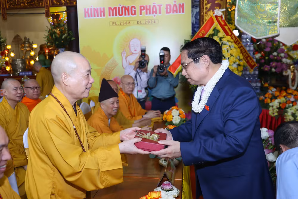 thu tuong chinh phu pham minh chinh chuc mung dai le phat dan 2024 hinh 4