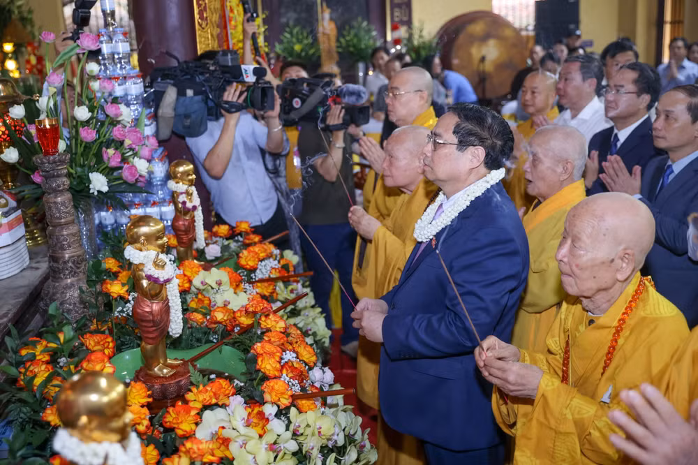 thu tuong chinh phu pham minh chinh chuc mung dai le phat dan 2024 hinh 3