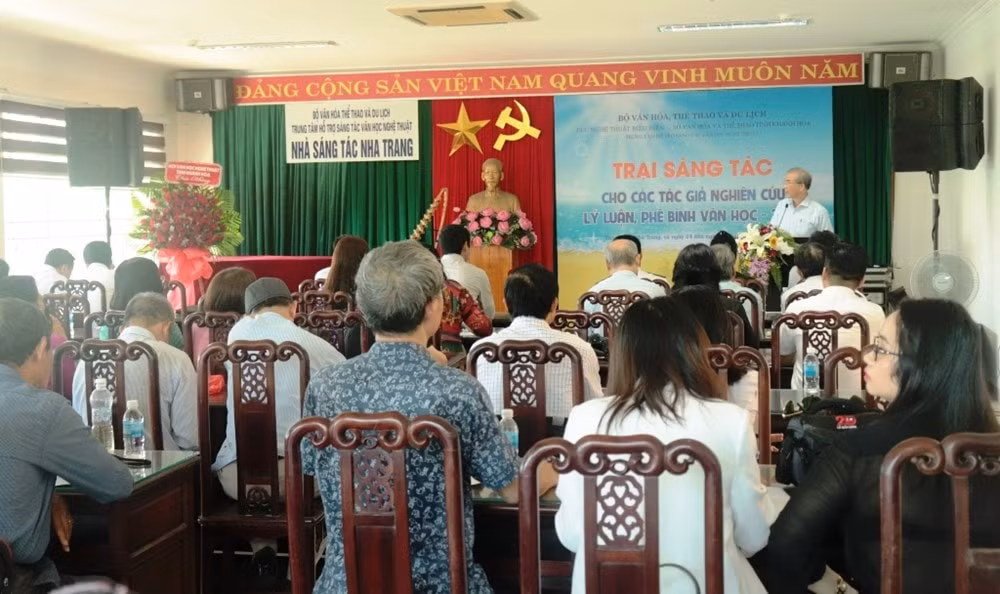 26 nha nghien cuu tham gia trai sang tac ly luan phe binh van hoc nam 2024 hinh 2