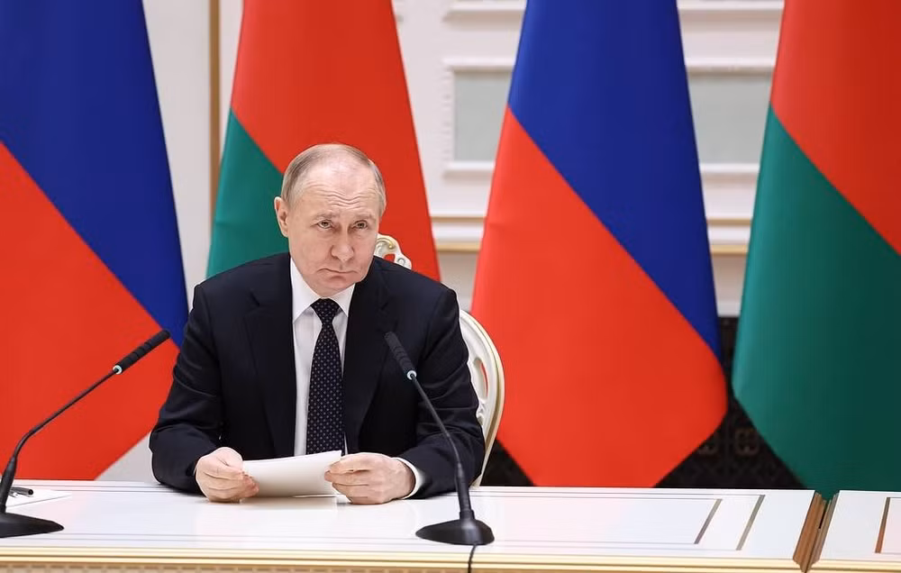 ong putin noi ve tinh phap ly cua tong thong zelenskyy va viec dam phan voi ukraine hinh 1