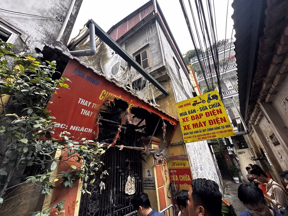 khan truong khac phuc hau qua danh moi uu tien cuu chua nguoi bi thuong trong vu chay tren pho trung kinh ha noi hinh 2