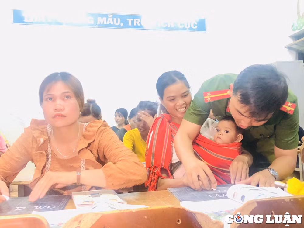 gia lai trung uy cong an miet mai gieo chu noi xa ngheo hinh 6