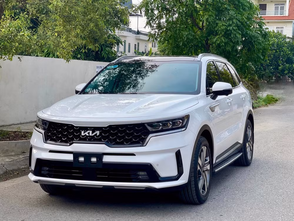 kia dieu chinh gia ban cho loat xe chinh hang tai viet nam hinh 2