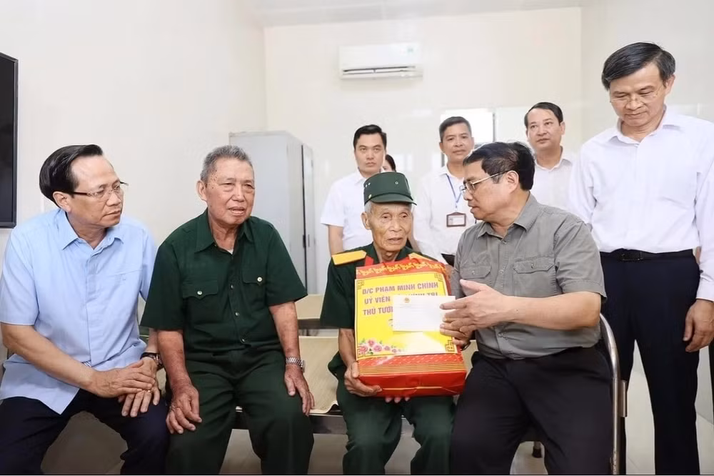 trinh chu tich nuoc ve viec tang qua cho nguoi co cong voi cach mang dip ky niem 77 nam ngay thuong binh liet si hinh 1