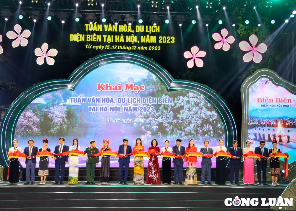 dac sac chuong trinh khai mac tuan van hoa du lich dien bien tai ha noi hinh 2