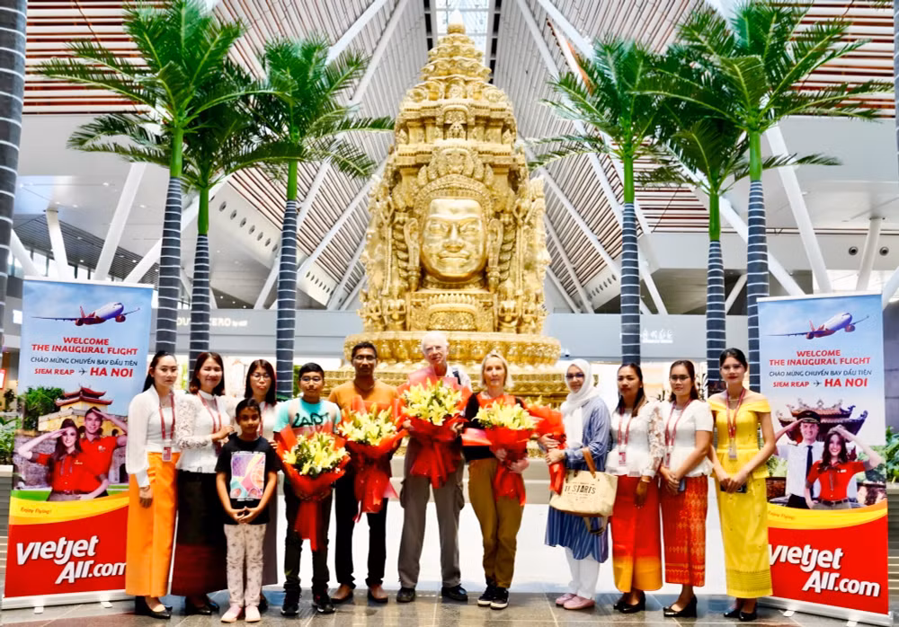 tin vui kham pha di san angkor siem reap de dang hon bao gio het cung duong bay moi cua vietjet hinh 1