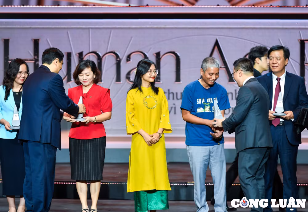 giai thuong hanh dong vi cong dong thuc day nguon cam hung de ca xa hoi cung tham gia hinh 11