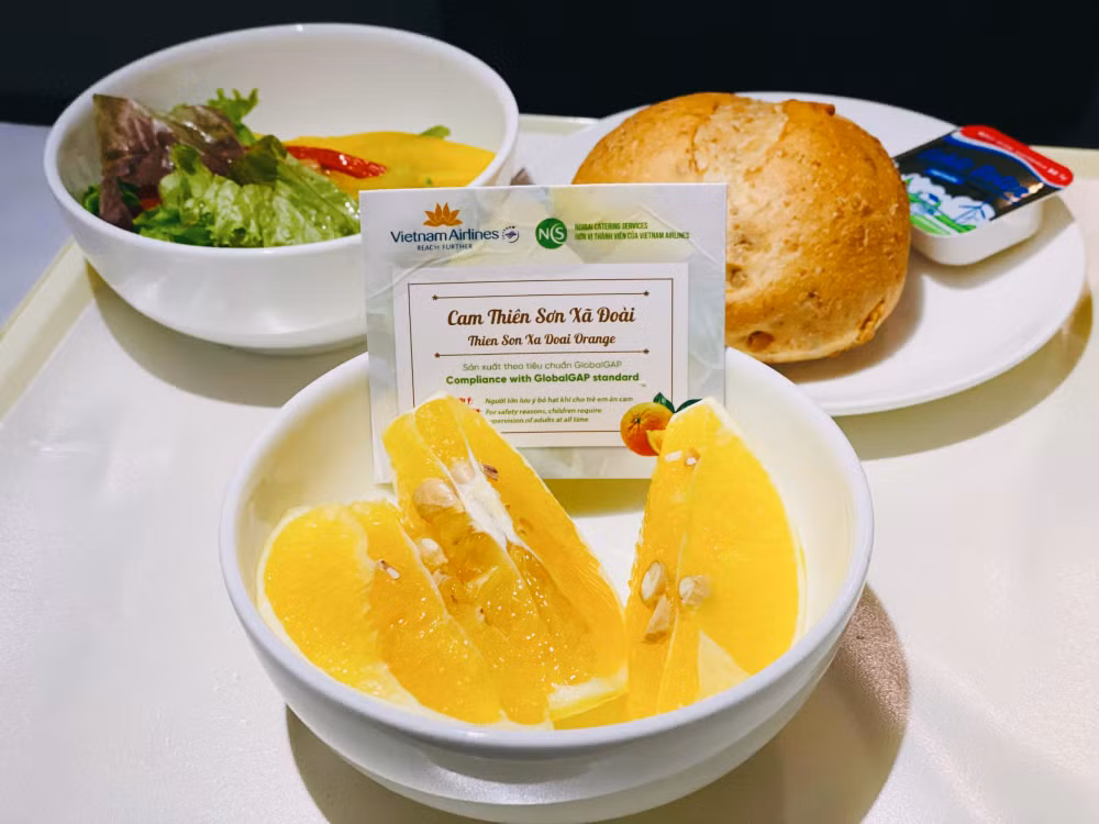 vietnam airlines dua dac san cam xa doai len cac chuyen bay hinh 2