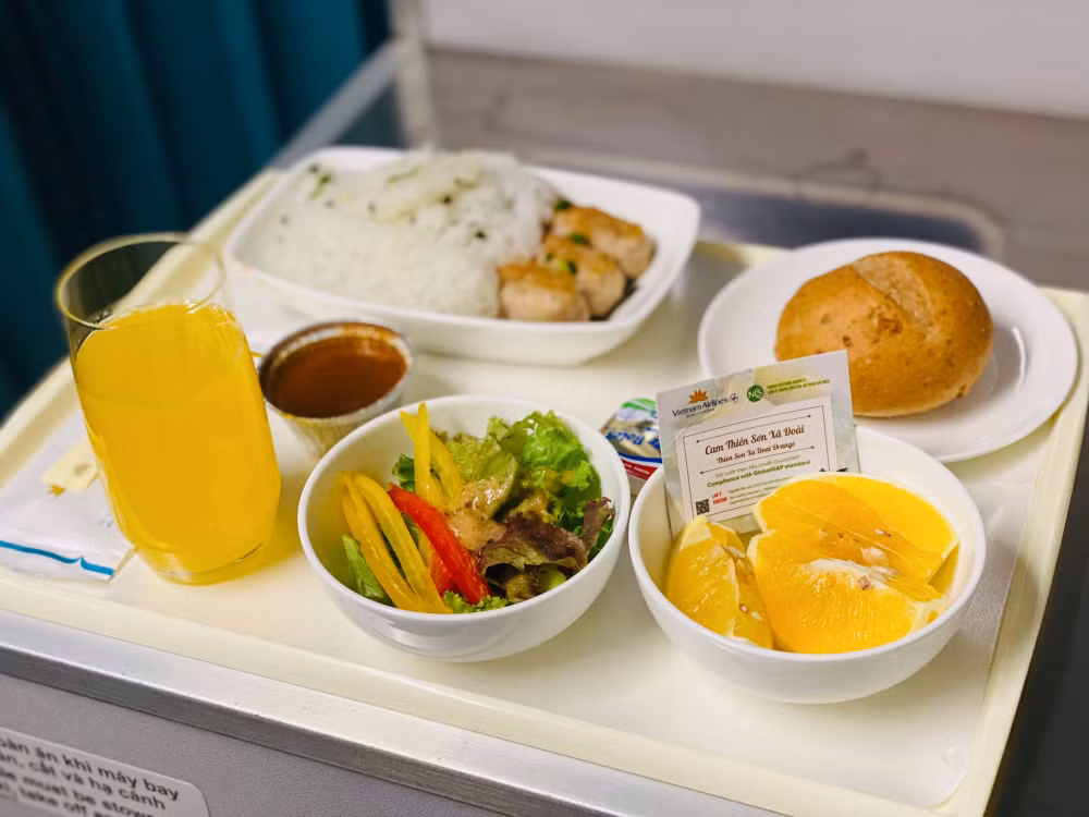 vietnam airlines dua dac san cam xa doai len cac chuyen bay hinh 3
