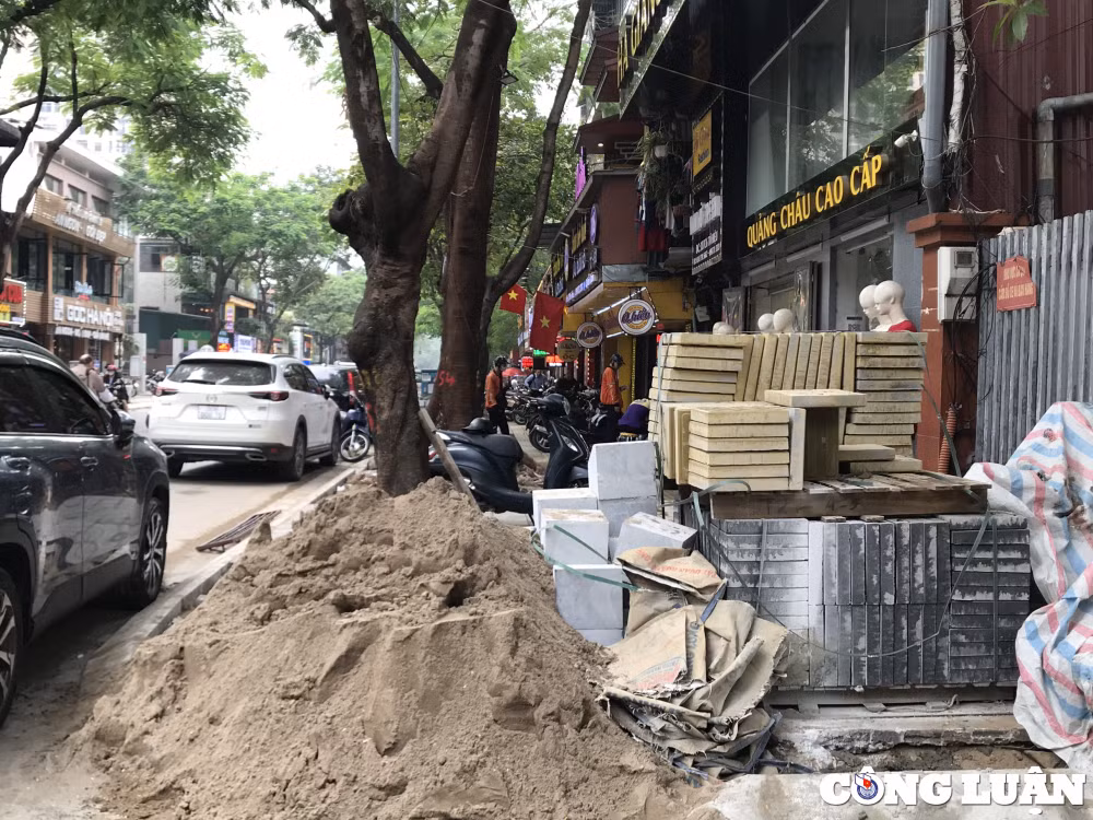 chu kinh doanh o ha noi kho so vi diep khuc dao xoi lat via he dip cuoi nam hinh 2