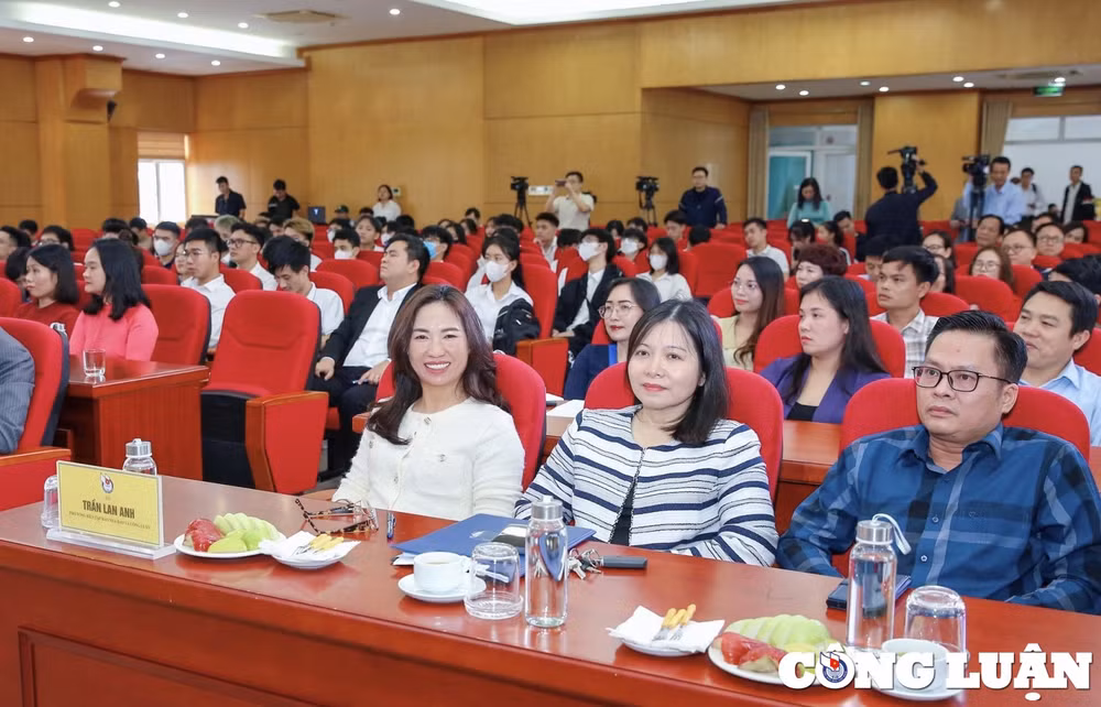 ton vinh 35 tac pham xuat sac nhat giai thuong bao chi tuyen truyen ve su dung nang luong tiet kiem va hieu qua hinh 3