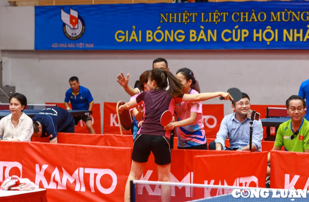 suc hut dac biet cua giai bong ban cup hoi nha bao viet nam hinh 10