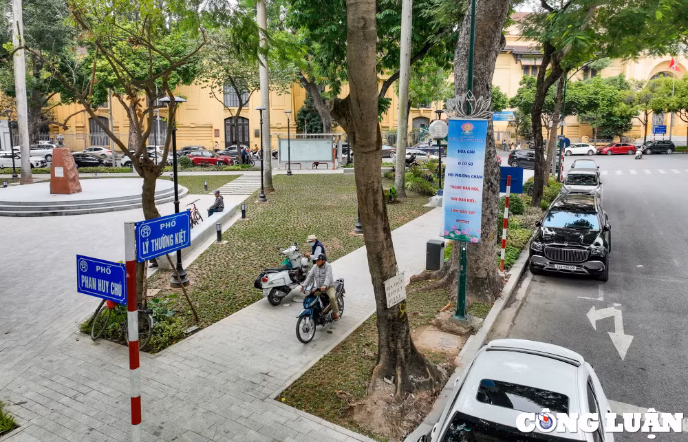 khong gian ben trong vuon hoa tao dan ha noi sau khi cai tao hinh 5