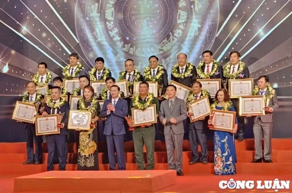 thanh hoa tiep tuc cung doanh nghiep vuot kho hinh 3