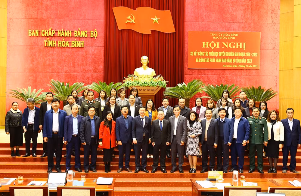 hoa binh nang cao hieu qua phoi hop tuyen truyen va cong tac phat hanh bao hinh 2