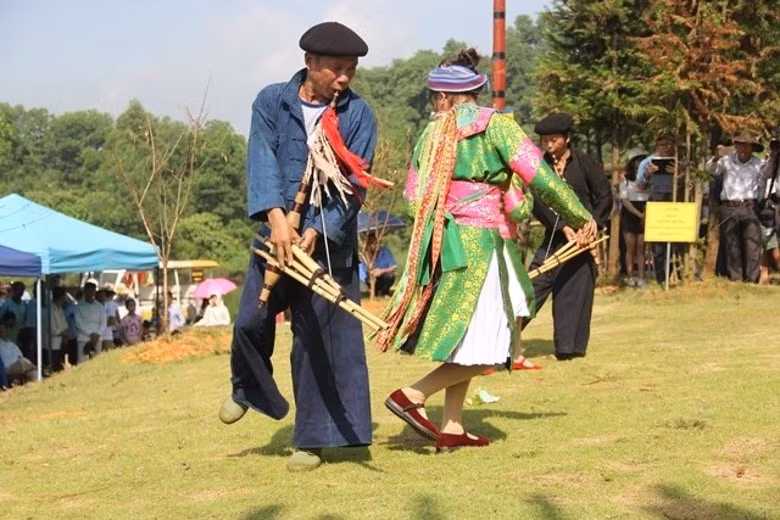 1000 nghe nhan trinh dien tai festival khen mong yen bai hinh 1