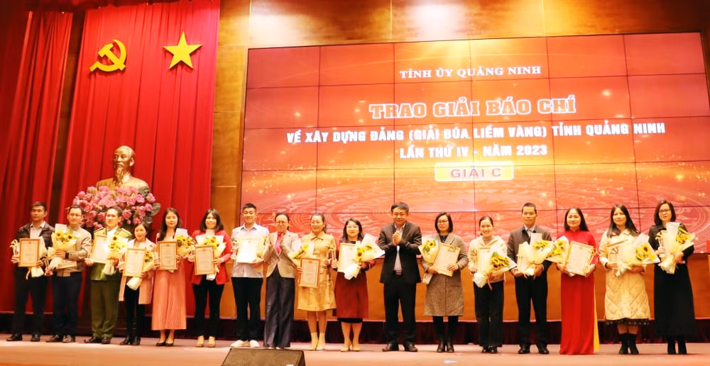 trao giai bao chi ve xay dung dangtinh quang ninh nam 2023 hinh 2