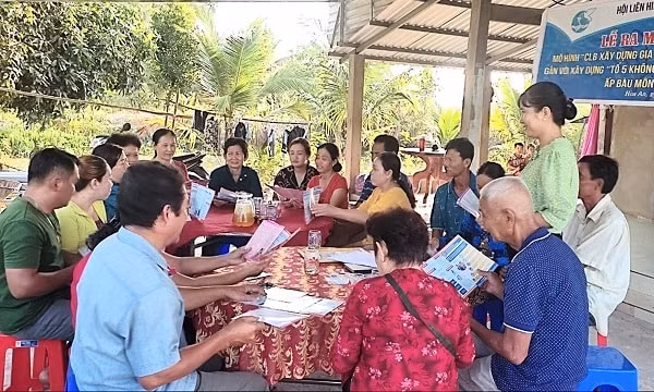 phat huy vai tro phu nu trong van dong nguoi tham gia bhxh bhyt bhtn hinh 1