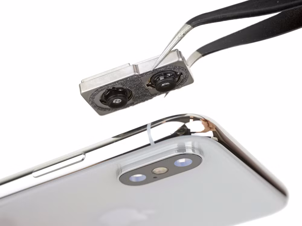 iFixit: "Mổ bụng" soi linh kiện bên trong iPhone X ảnh 5 qf5V2deQmZxeDV2E.huge-2.jpeg