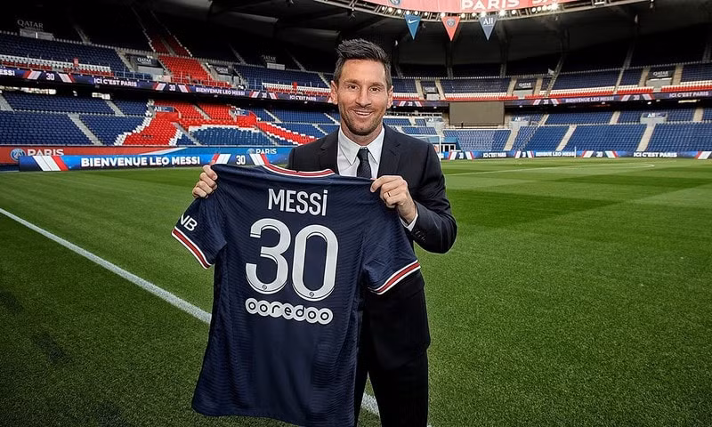 chuyen nhuong ngay 31 1 ronaldo co the tro thanh dong doi cua messi o psg hinh 2