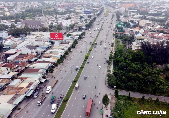 cac nga duong tphcm thong thoang nguoi dan thoai mai di mua sam ngay cuoi nam hinh 2