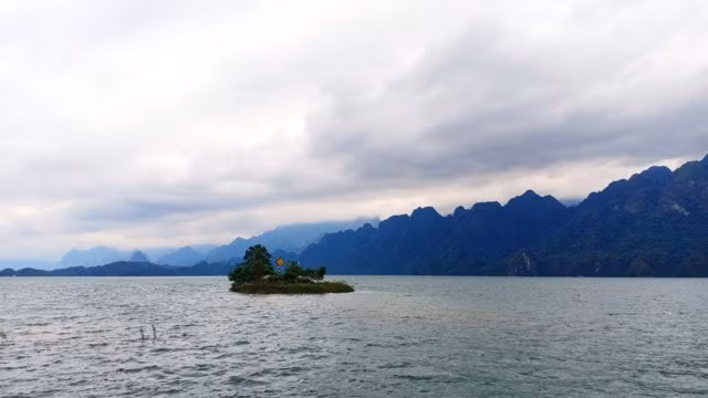 song cham o ho quynh nhai hinh 6
