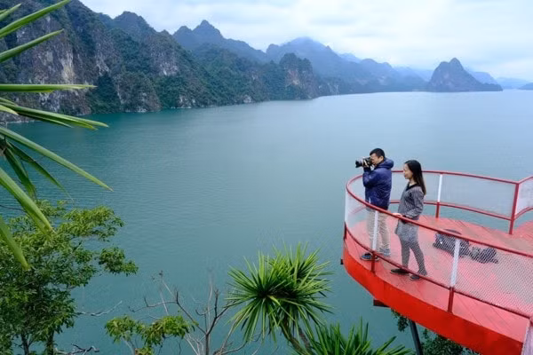 song cham o ho quynh nhai hinh 3