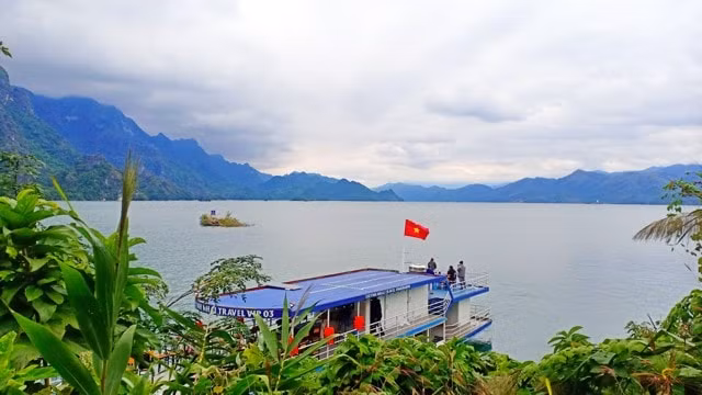 song cham o ho quynh nhai hinh 5