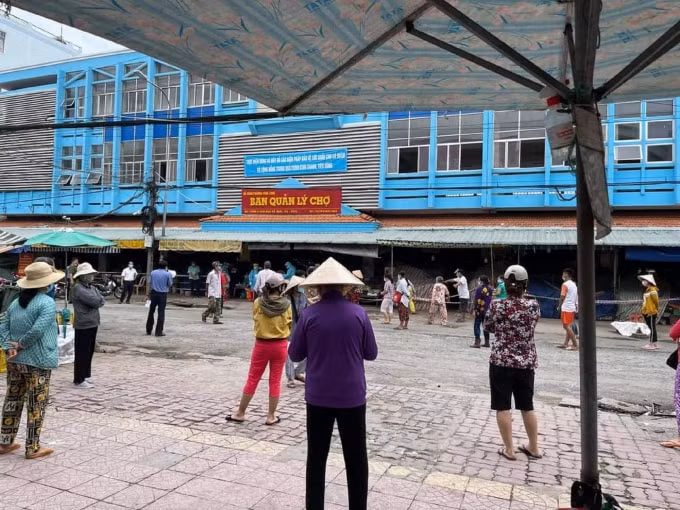 phong toa khan cap cho vinh long sau khi phat hien 9 truong hop mac covid 19 hinh 1