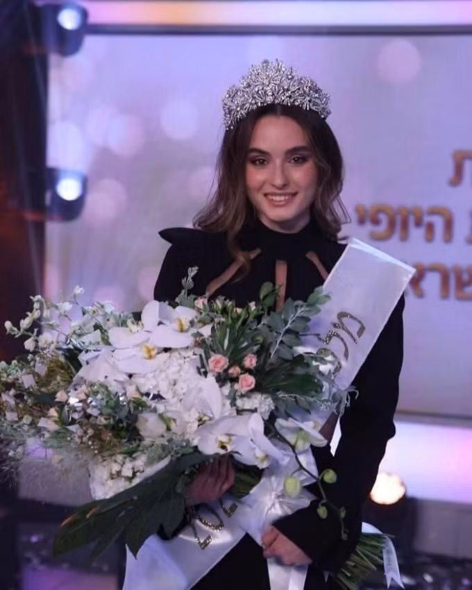 dai dien chu nha israel tai miss universe 2021 lo dien hinh 1
