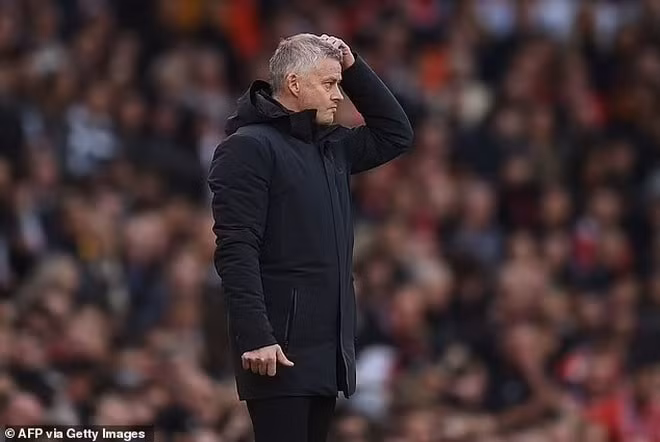 ronaldo phan ung the nao sau tran thua tham hai truoc liverpool hinh 2