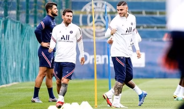 messi thuc giuc psg ban icardi sau lum xum bi vo bo hinh 1