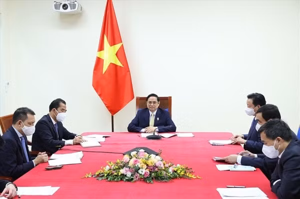 viet nam va anh nhat tri som cong nhan ho chieu vaccine cua nhau hinh 1