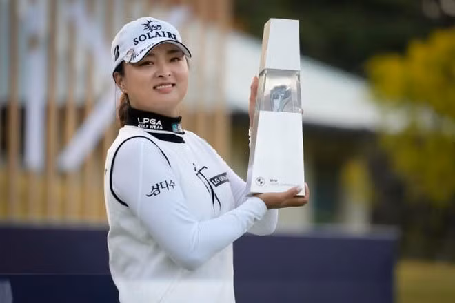nu golfer han quoc ko jin young vo dich bmw ladies championship hinh 1