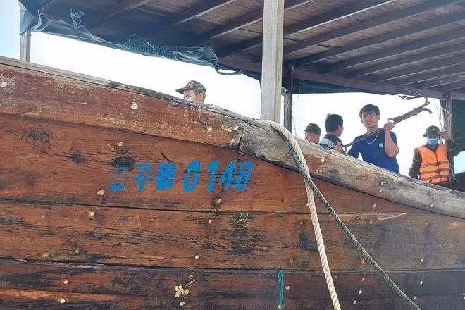 tau khong nguoi lai co chu trung quoc dat vao bo bien quang tri hinh 2