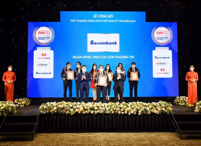 sacombank lien tiep nhan duoc cac giai thuong uy tin trong nuoc hinh 3