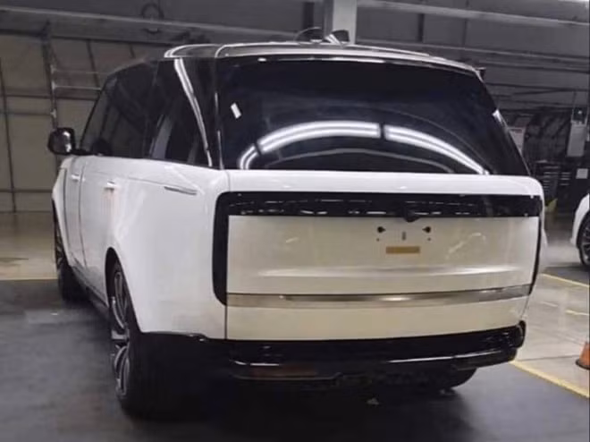 lo hinh anh thuc te cua range rover 2022 truoc ngay ra mat chinh thuc hinh 3