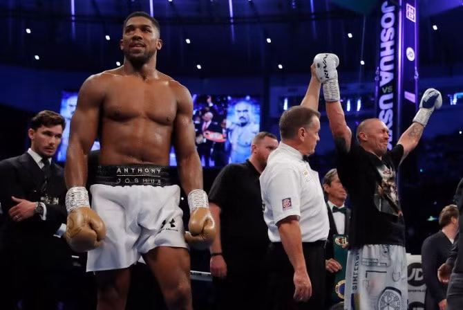 joshua hop tac voi hlv cu cua mike tyson truoc man tai dau usyk hinh 1