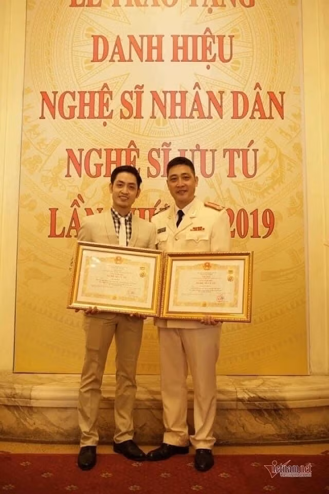 4 canh sat man anh viet gop mat trong huong vi tinh than hinh 4
