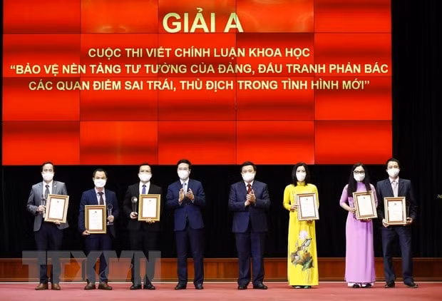phat hien dao tao doi ngu nhung cay viet chinh luan khoa hoc ve bao ve nen tang tu tuong cua dang hinh 1