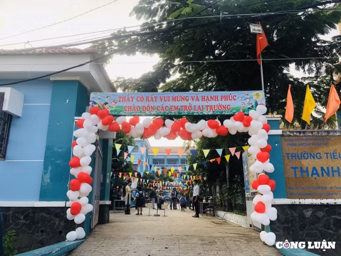 tp hcm nhung hoc sinh dau tien duoc tro lai truong sau dich covid 19 hinh 2