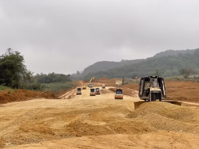 chinh phu tiep tuc go vuong ve nguon vat lieu thi cong du an cao toc bac nam phia dong hinh 1