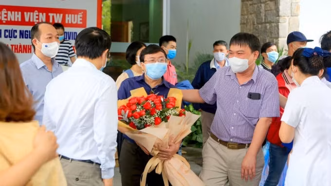 thua thien hue 40 y bac si tiep tuc vao tp ho chi minh chong dich covid 19 hinh 2