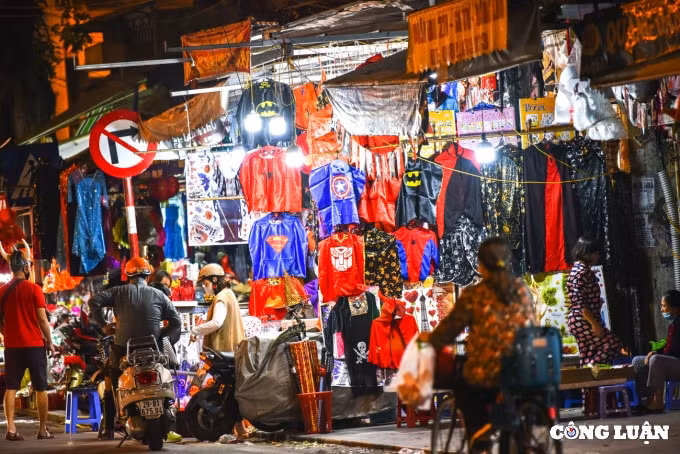ha noi can ke le halloween pho hang ma vang ve la thuong hinh 7