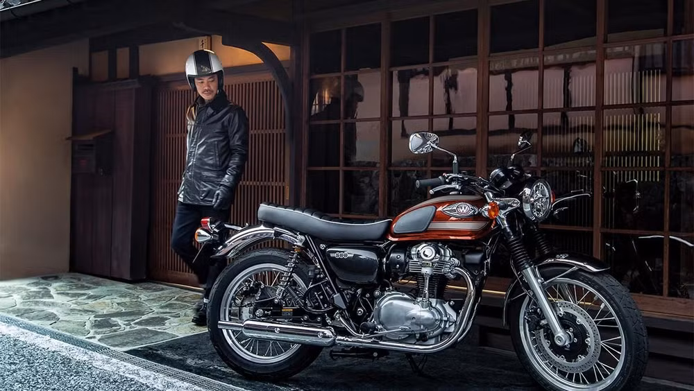kawasaki ra mat mo to hoai co w800 doi 2022 bo sung mau son moi hinh 1