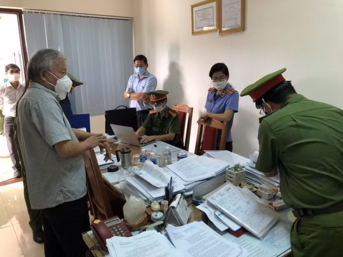 pho giam doc cong ty lam nghiep binh thuan bi khoi to ve hanh vi huy hoai rung hinh 1