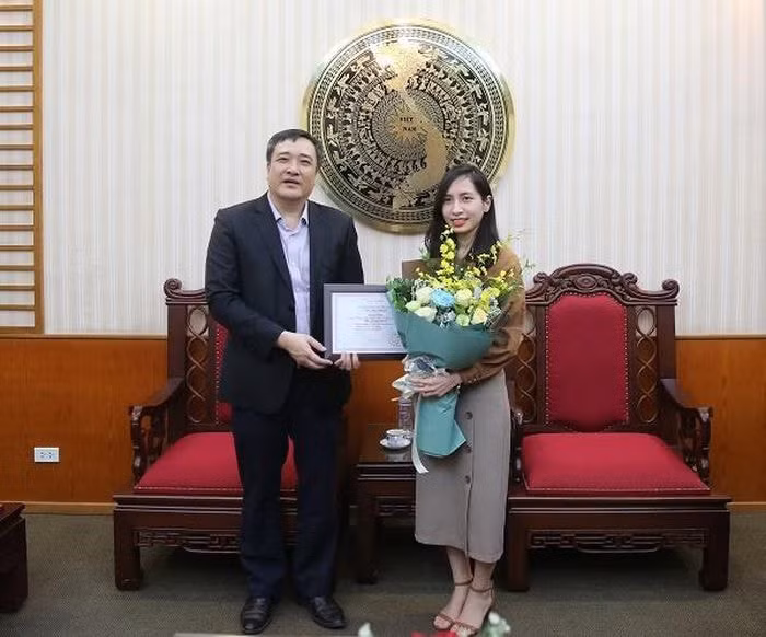 bao dien tu chinh phu nhan giai thuong bao chi ve khoa hoc va cong nghe hinh 1