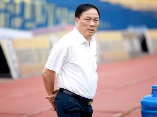 Ông Bầu Đệ - Chủ tịch CLB Thanh Hóa muốn được miễn xét nghiệm COVID-19 cho toàn đội. Ảnh: internet.