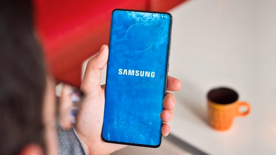 Smartphone phiên bản sử dụng chip Exynos của Samsung bị người dùng chê vì sức mạnh không được như phiên bản dùng chip Snapdragon. Ảnh: TL
