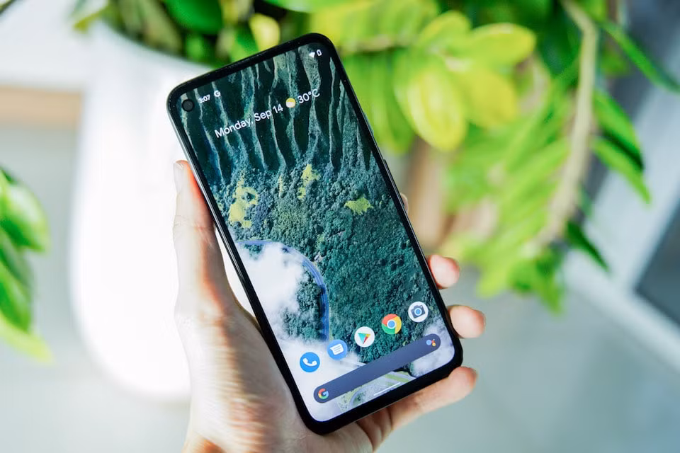 Điện thoại Google Pixel 4a. Ảnh: TL
